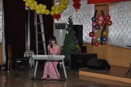 研究生新年晚会展示学生青春风采