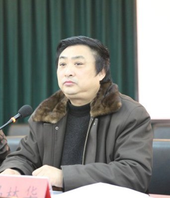 景德镇陶瓷学院召开党委中心组扩大学习会