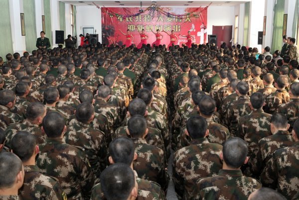 ���ݹ�ѧԺʦ�����侯������֧�ӽ���ӭ��ο���ݳ�