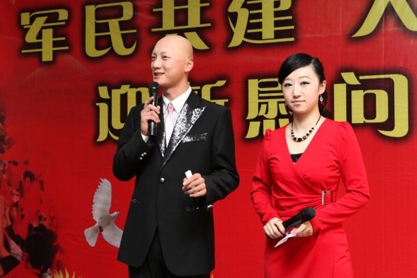 ���ݹ�ѧԺʦ�����侯������֧�ӽ���ӭ��ο���ݳ�