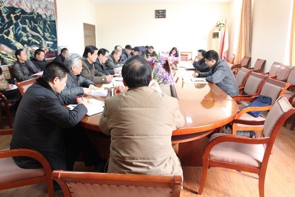 �人���̴�ѧ�ٿ�2012���У����Ա�쵼�ɲ����������