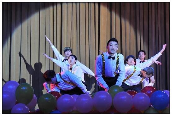 ��еѧԺ��8650���ӹ�ͬ�ٰ�ӭ���꾯�������