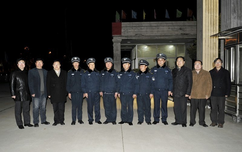 2013��Ԫ��ǰϦУ�쵼����ο�ʽ���ѧԺʦ��Ա��