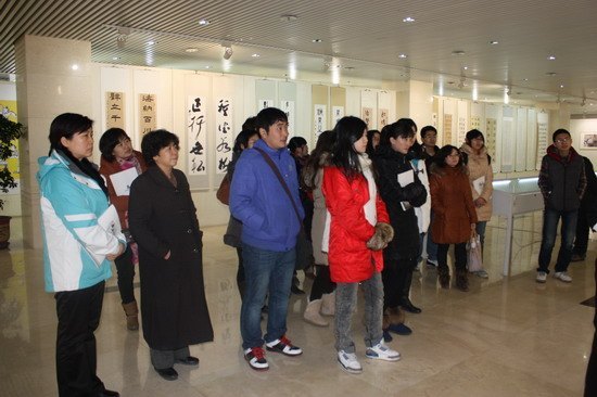 У��ί��֯�ι�ȫ����У�����Ļ���Ʒ����������Ʒչ