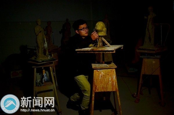 【科大聚焦】黑暗逼近,他仍相信奇迹