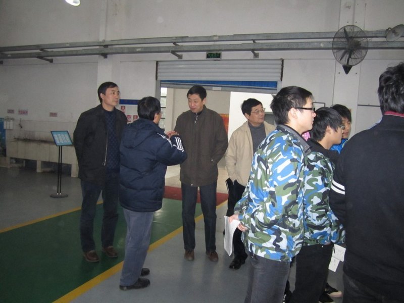 2011级机电专业学生顺利完成金工实习