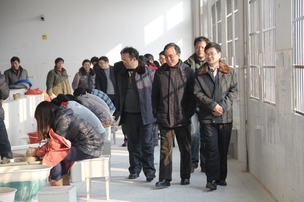 省高校高水平学科中期检查专家组来景德镇陶瓷学院检查