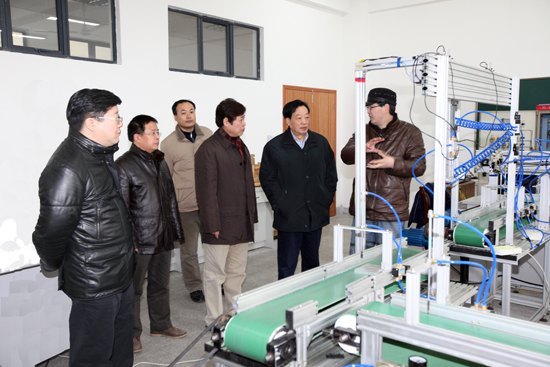 江苏省政府原副秘书长韩庆华一行来院视察