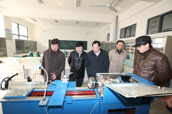 江苏省政府原副秘书长韩庆华一行来院视察