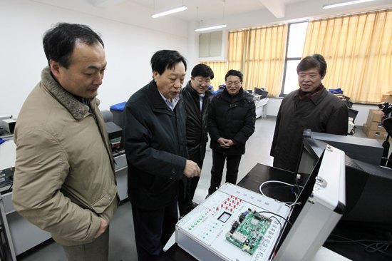 江苏省政府原副秘书长韩庆华一行来院视察