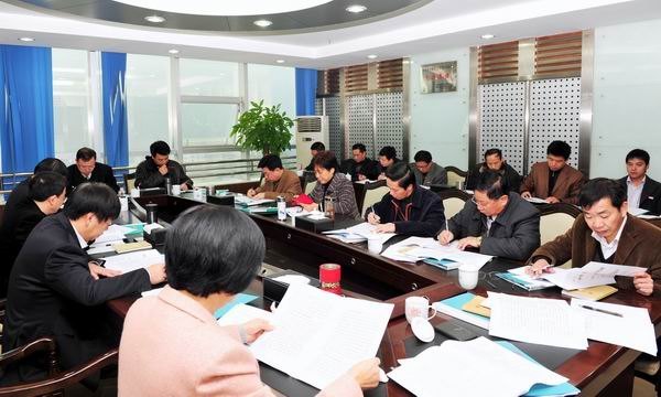 校党委中心组学习贯彻市委市政府文件精神