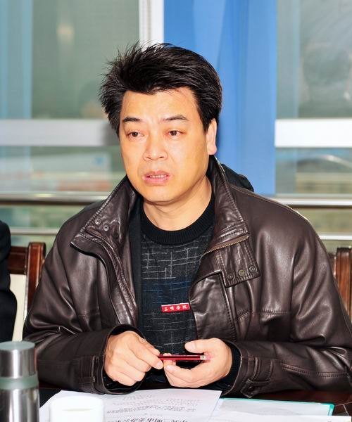 校党委中心组学习贯彻市委市政府文件精神