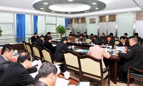 校党委中心组学习贯彻市委市政府文件精神