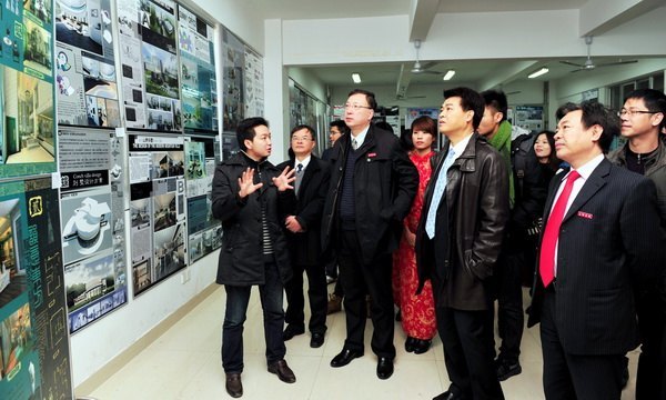 У�쵼�쿴�������ѧԺѧ����Ʒչ