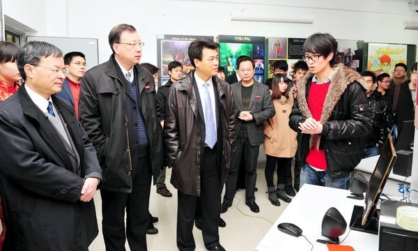 У�쵼�쿴�������ѧԺѧ����Ʒչ