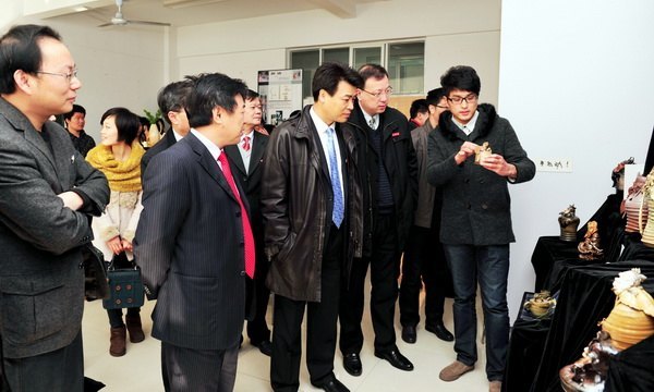 У�쵼�쿴�������ѧԺѧ����Ʒչ