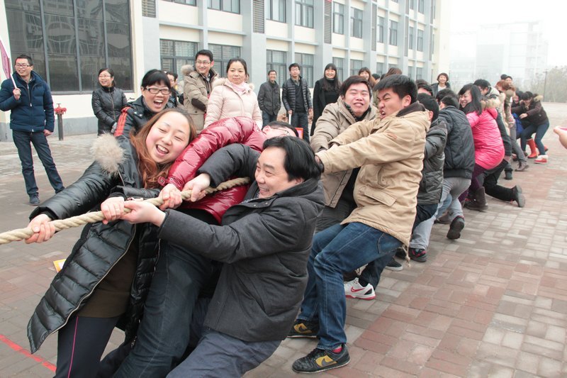三峡大学科技学院举行2013年迎新春教职工趣味运动会