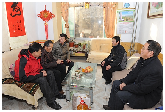 李大公副书记春节来临之际慰问老同志