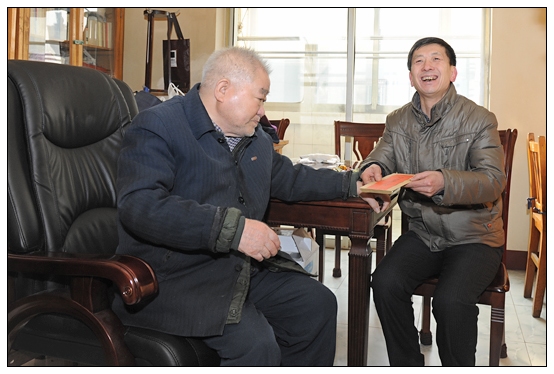 李大公副书记春节来临之际慰问老同志