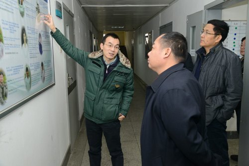 省文明委考核组来校检查文明创建工作