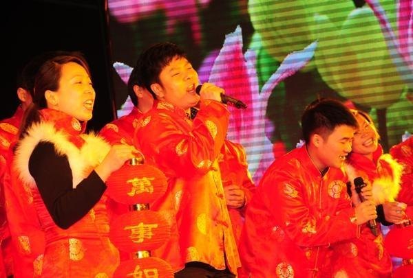 “跨越2012”——2013年春节团拜会【组图】