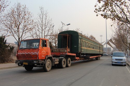 八节火车车厢进驻学校铁路工业及建筑展示基地