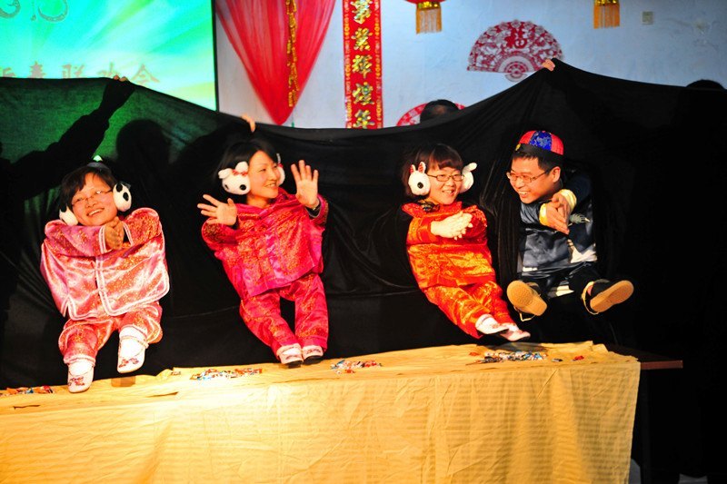 分享收获的喜悦 并肩展望美好的新年——2013年机关迎新春联欢会圆满举行