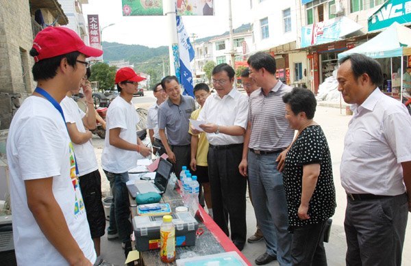 校领导赴祁门山区看望“三下乡”社会实践团队