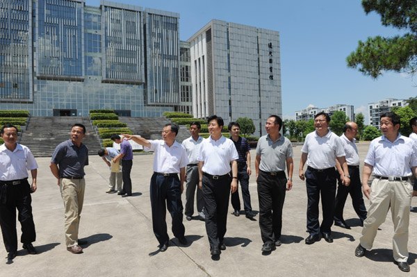 教育部副部长杜玉波来黄山学院视察指导工作