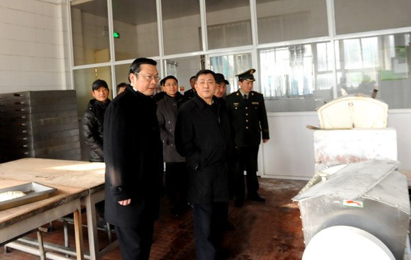 省政府副秘书长吴行莅临黄山学院检查指导校园安全工作