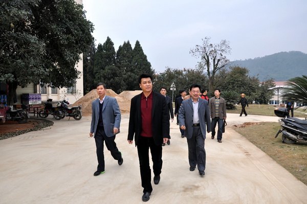 �������ȿ���ο��ѧУ���ڹ�����Ա����Уѧ��