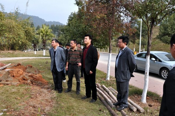 �������ȿ���ο��ѧУ���ڹ�����Ա����Уѧ��