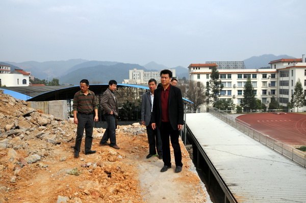 �������ȿ���ο��ѧУ���ڹ�����Ա����Уѧ��