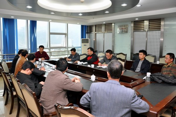 �������ȿ���ο��ѧУ���ڹ�����Ա����Уѧ��