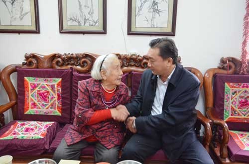 У�쵼����ο���ϵ�Ա