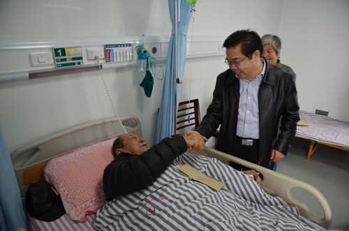 У�쵼����ο���ϵ�Ա