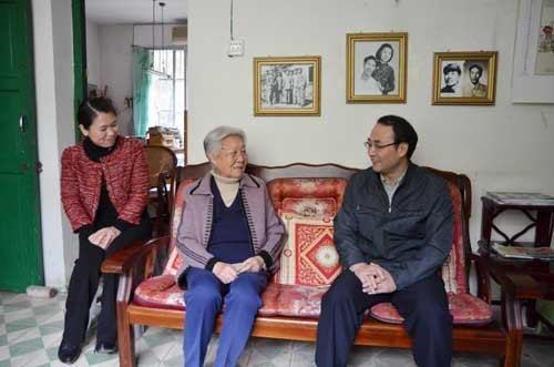 У�쵼����ο���ϵ�Ա