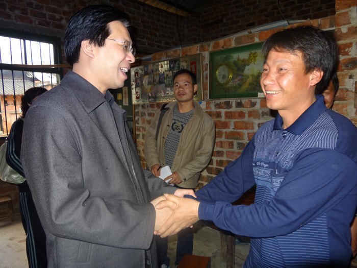 ��Ľ��Ժ���ʶӸ�¤�Ӵ忪չ����ο�ʻ