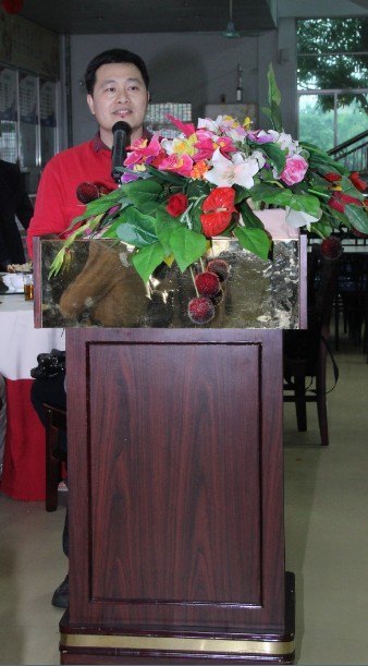 学校举办2013年寒假留校学生春节团拜会