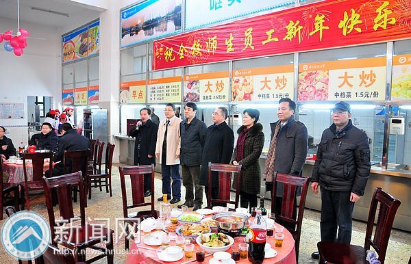 ���ϿƼ���ѧ����2013�꺮����Уѧ���´��Űݻ�