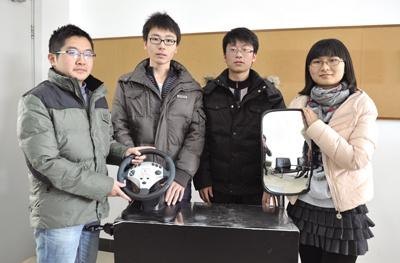 《上海科技报》图片新闻介绍上海电力学院学子科创项目