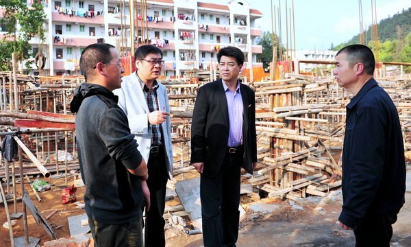 ���������ʵ�ز쿴У԰������Ŀ