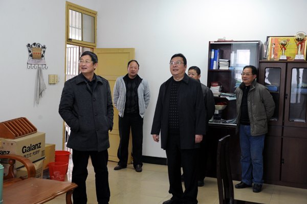 ��ѧ����Ȼ�����Ź������򡪡�У�쵼�����ѧ�ڿ�ѧ�Ͽ����