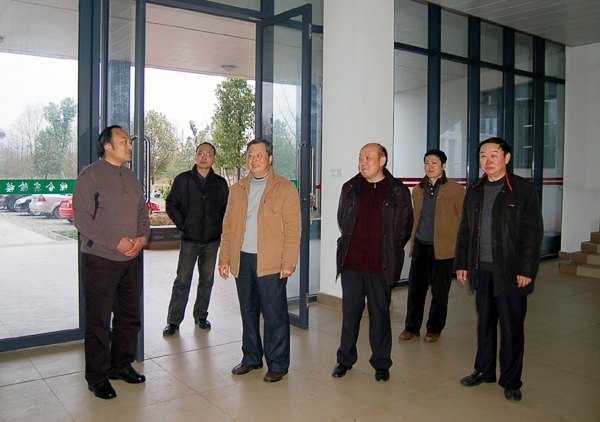 ��ѧ����Ȼ�����Ź������򡪡�У�쵼�����ѧ�ڿ�ѧ�Ͽ����