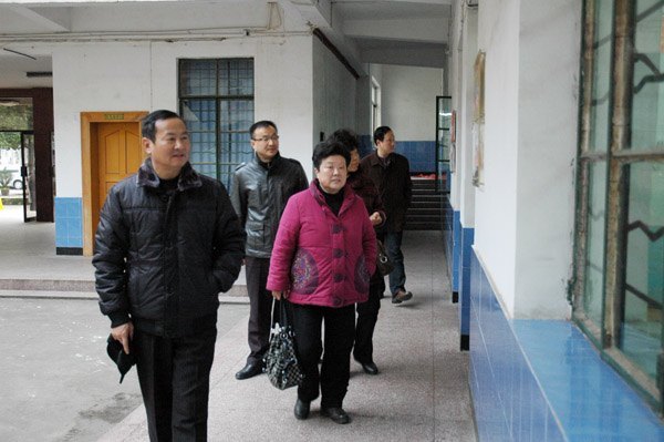 ��ѧ����Ȼ�����Ź������򡪡�У�쵼�����ѧ�ڿ�ѧ�Ͽ����