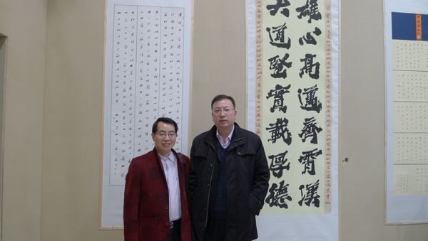 ����У����ϯ���������黭����չ��Ļʽ