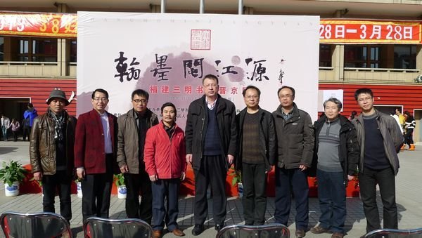 ����У����ϯ���������黭����չ��Ļʽ