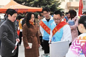 济南大学“播爱校园”大学生现场志愿服务活动成功举办