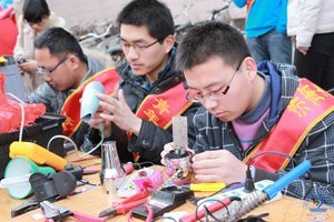 济南大学“播爱校园”大学生现场志愿服务活动成功举办