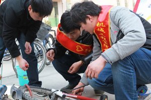 济南大学“播爱校园”大学生现场志愿服务活动成功举办